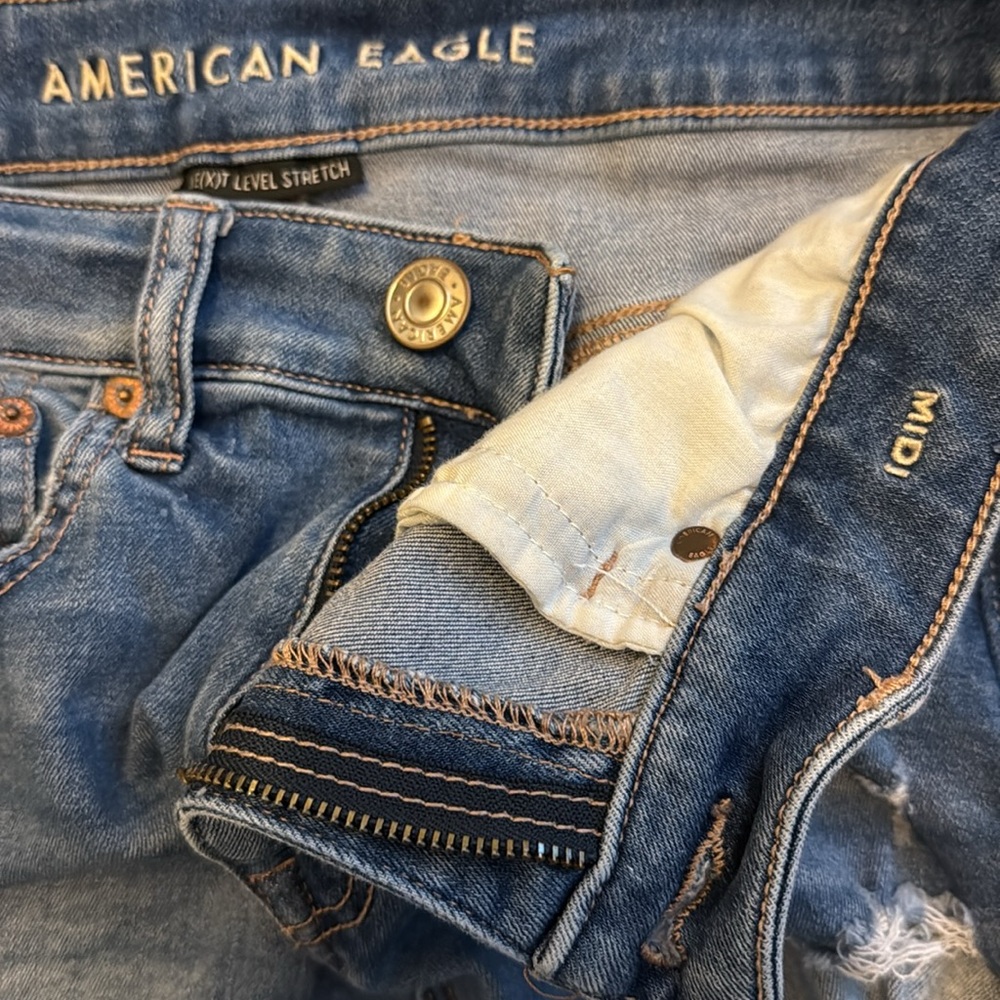American Eagle Shorts - Picture 3 of 4